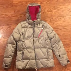 Girls puffer ski jacket in near-new condition